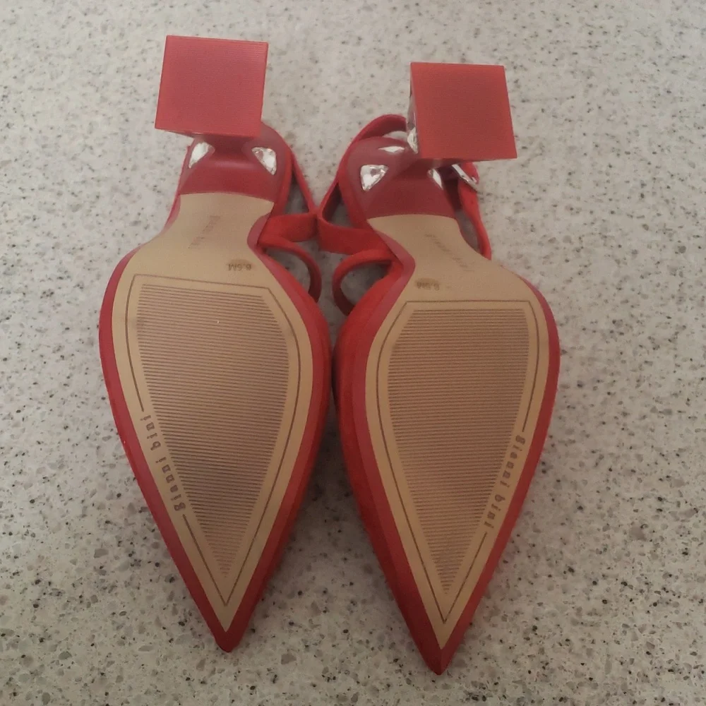 Gianni Bini Tallia Red Suede Asymmetrical Jewel Embellished Pumps SZ 6.5 NEW‎